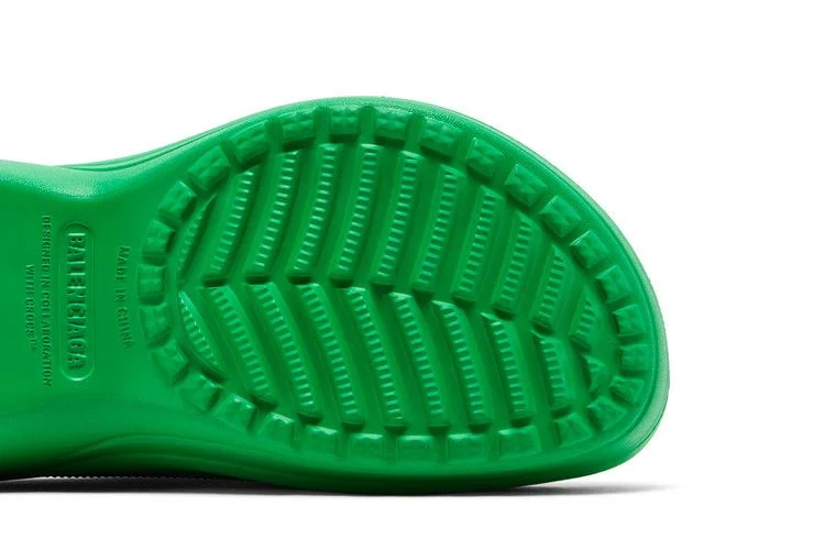 Tapochki-Crocs-x-Balenciaga-Pool-Slide-Sandal-Green-4