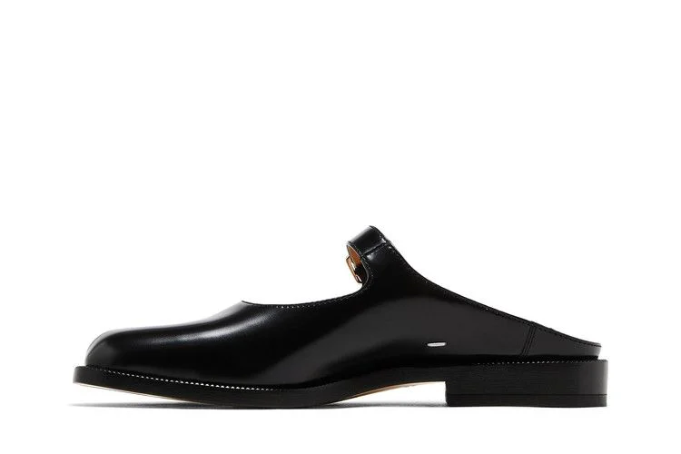 Tapochki-Maison-Margiela-Wmns-Tabi-City-Loafer-Buckled-Mule-Black-2