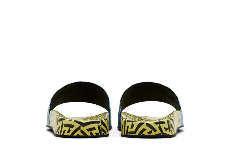 Tapochki-Versace-Palazzo-Pool-Slide-La-Greca-Pineapple-Sky-5